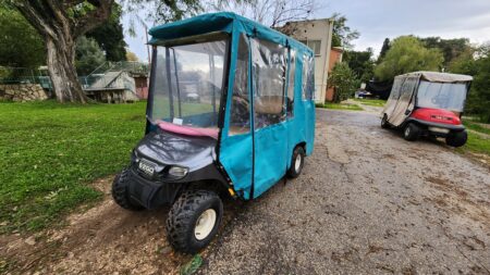 ezgo-golf-cart-with-cover
